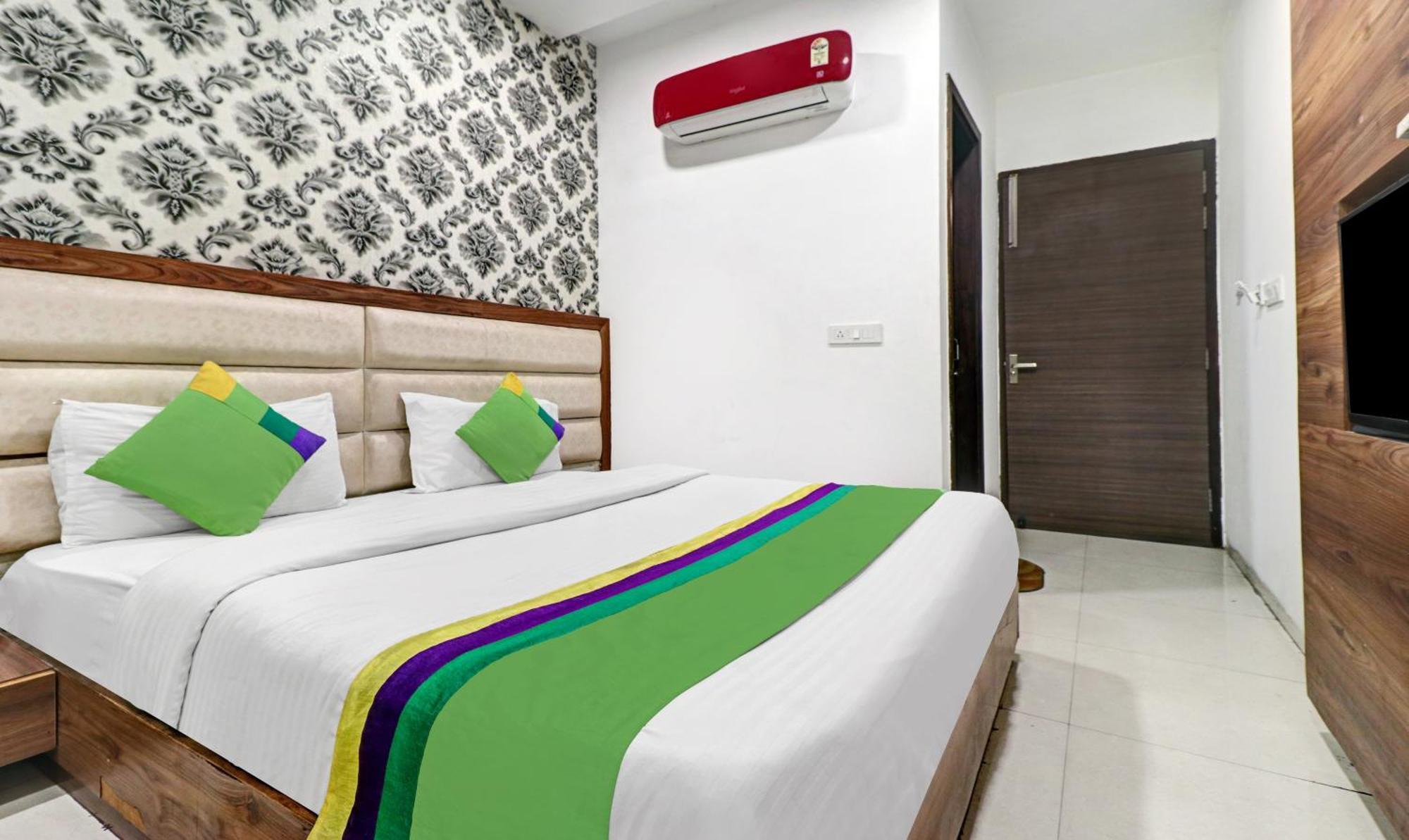 Itsy Hotels Unique - Near Railway Station Amritsar Exterior foto